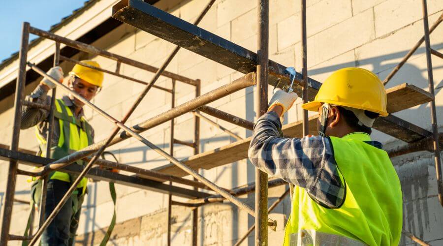 Professional residential roofers in Moore, TX